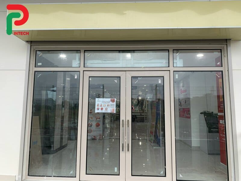 Cửa Kính Chống Cháy Có Thực Sự An Toàn Hay Chỉ Là Chiêu Trò Quảng Cáo?