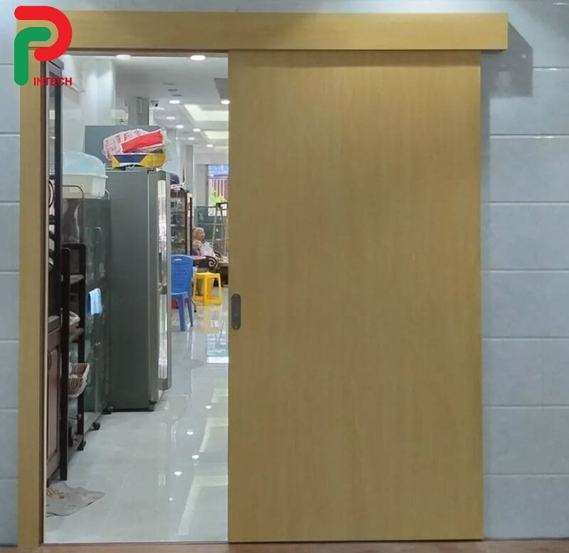 Cửa Lùa Chống Cháy: Kinh Nghiệm Chọn Cho Công Trình Đông Người