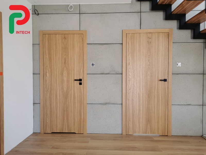 Cửa Sắt Vân Gỗ: Những Lưu Ý Quan Trọng Khi Chọn Màu Sắc