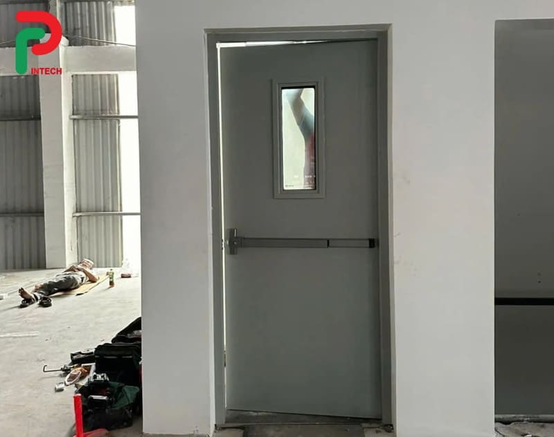 Cửa thép chống cháy đạt chuẩn PCCC Bảng giá mới 2026