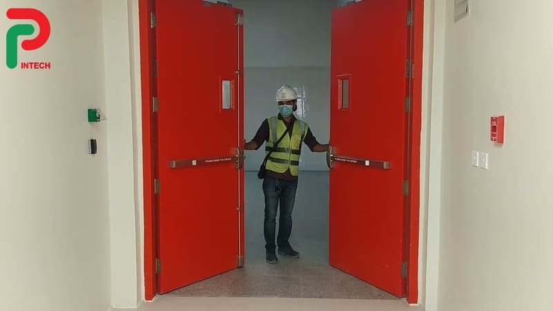 Tầm Quan Trọng Của Cửa Thoát Hiểm Trong Hệ Thống Phòng Cháy Chữa Cháy Tại Chung Cư