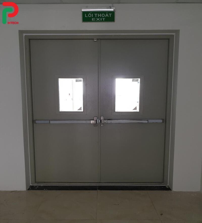 Tầm Quan Trọng Của Cửa Thoát Hiểm Trong Hệ Thống Phòng Cháy Chữa Cháy Tại Chung Cư