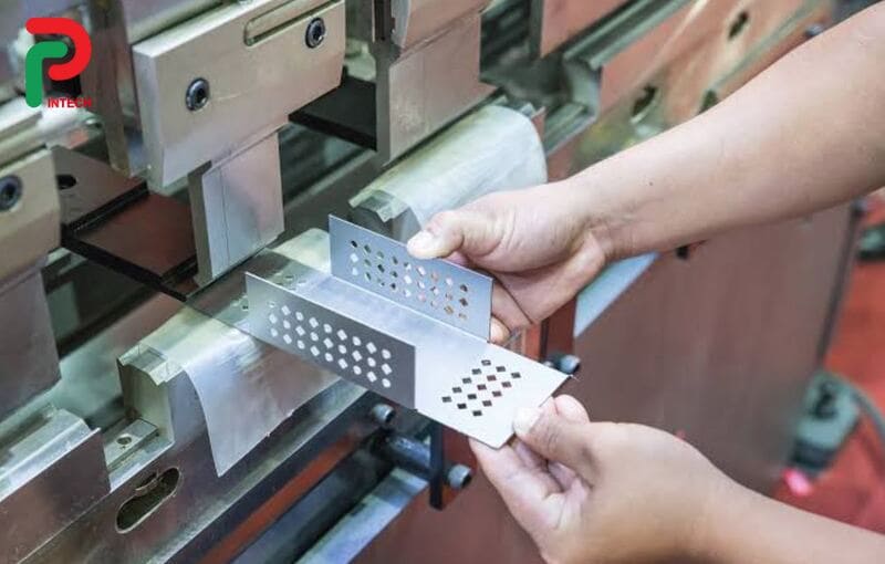 Gia Công Đột Dập Kim Loại - Cần Lưu Ý Gì Khi Thuê Ngoài?