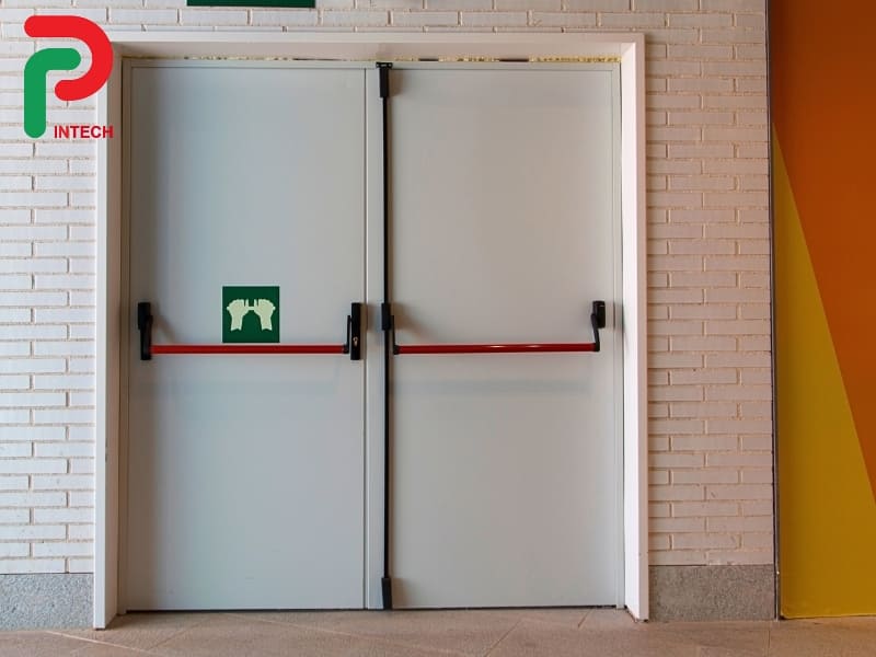 Kiểm Tra Cửa Chống Cháy: Làm Thế Nào Để Đánh Giá Đúng Chuẩn?