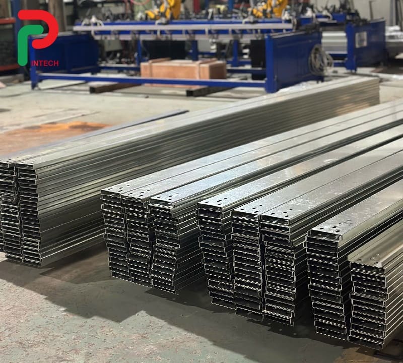 Máng Cáp 300x100 - Phân Tích Nguyên Nhân Hao Mòn Dây Dẫn