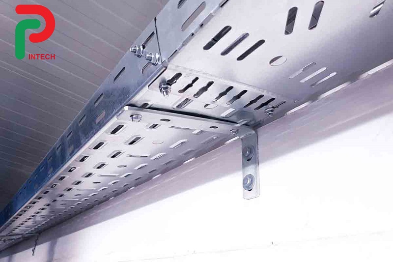 Máng Cáp Đục Lỗ: Các Vị Trí Khuyến Nghị Để Thi Công Hiệu Quả