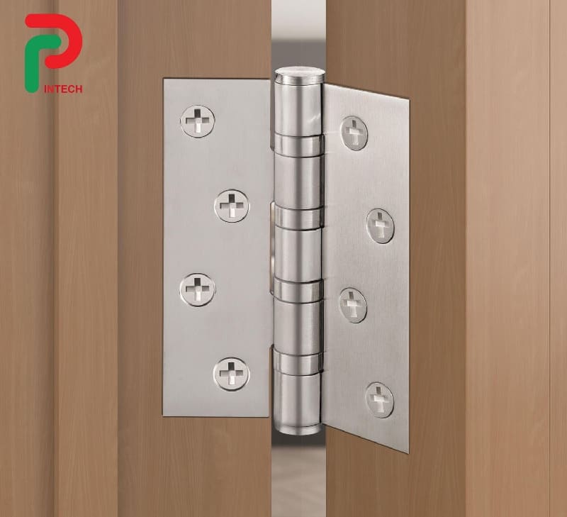 Phụ Kiện Đi Kèm Cửa Chống Cháy: Khóa, Tay Co Thủy Lực Và Gioăng Chống Khói