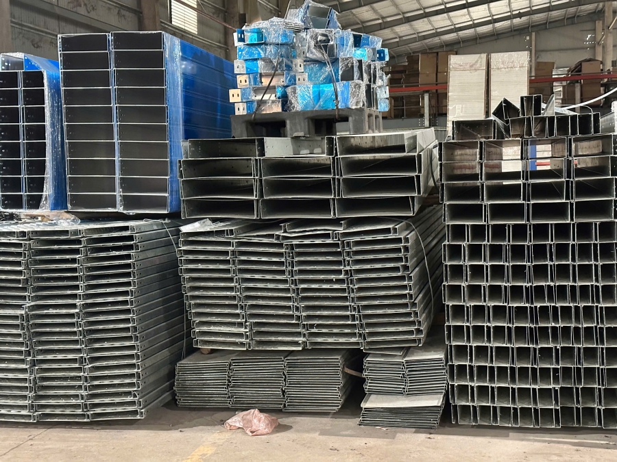 Sản Xuất Máng Cáp – Tiêu Chuẩn Kỹ Thuật Quốc Tế Cần Nắm Rõ