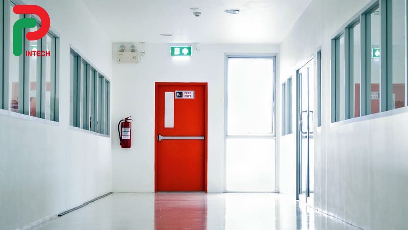 Vai Trò Cửa Chống Cháy: Hơn Cả Luật, Là Chốt Chặn Thiệt Hại Cháy Nổ