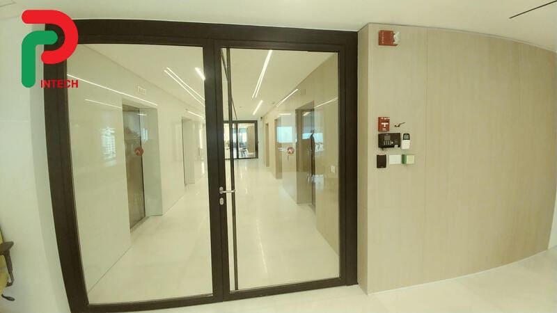 Cách Tính Toán Số Lượng Cửa Chống Cháy Cần Thiết Cho Công Trình